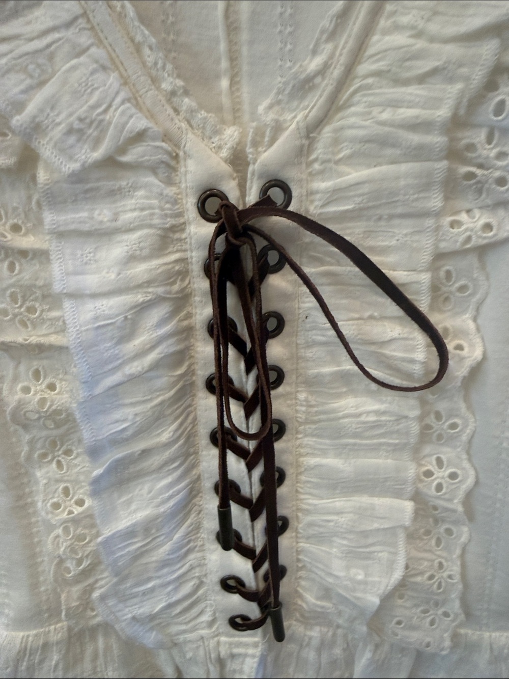PILCRO Eyelet Ruffle Tank Women's Blouse White Medium - Picture 5 of 5